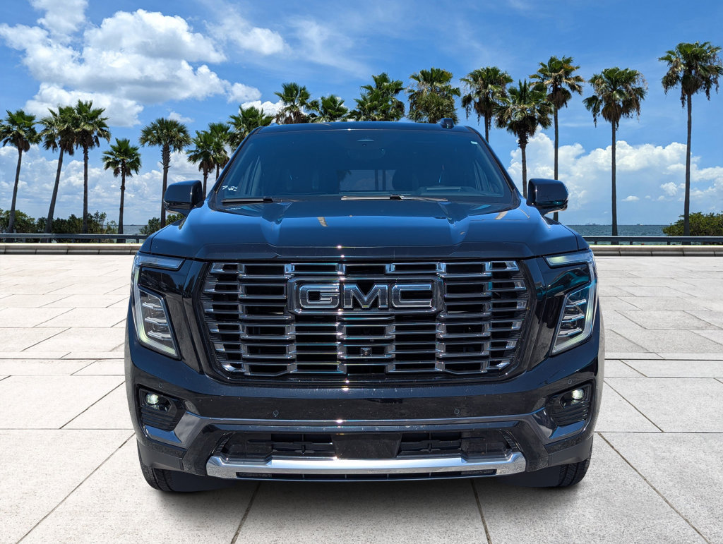 Used 2025 GMC Yukon XL Denali Ultimate AWD/4WD image 3