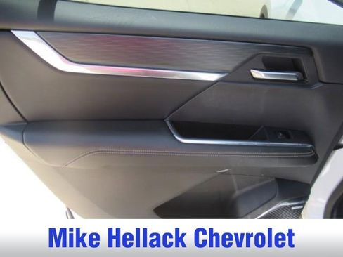 Used 2025 GMC Acadia Elevation FWD image 22
