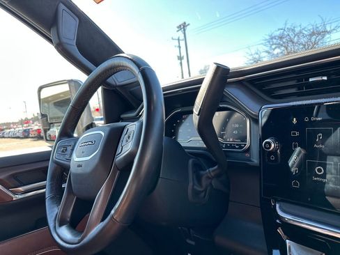 Used 2024 GMC Sierra 2500 Denali Ultimate w/ Snow Plow Prep/Camper Package image 19