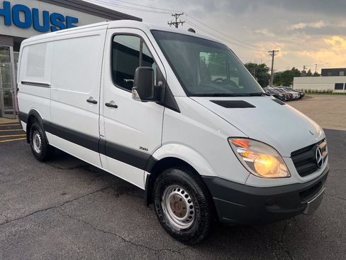 Used 2012 Mercedes-Benz Sprinter 2500 w/ Premium Pkg image 4