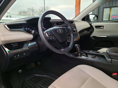 Used 2018 Toyota Avalon XLE image 9