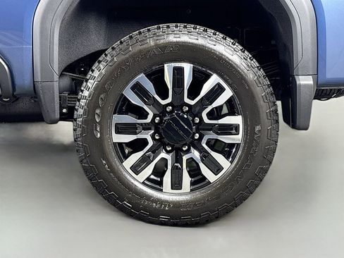 New 2026 GMC Sierra 3500 Denali Ultimate w/ LPO, Black Badging Package image 33