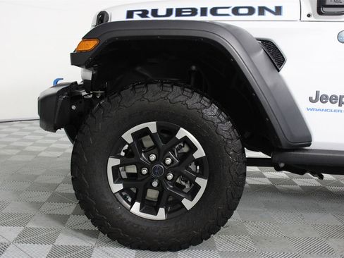 Used 2024 Jeep Wrangler Unlimited Rubicon 4xe w/ Technology Group image 27