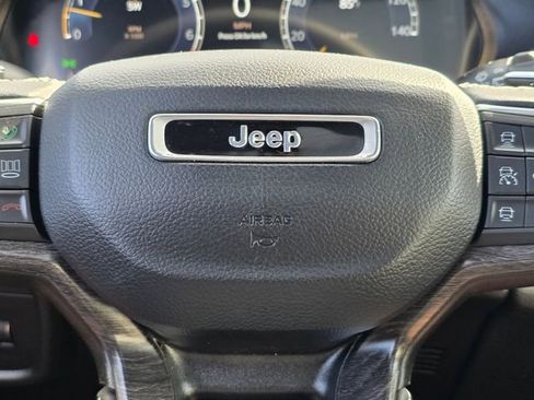 Used 2024 Jeep Grand Cherokee L Limited w/ Luxury Tech Group II AWD/4WD image 33