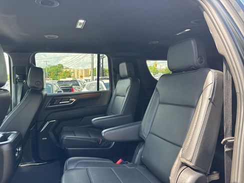 Used 2025 GMC Yukon XL Denali RWD image 28