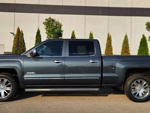 Used 2017 Chevrolet Silverado 1500 High Country AWD/4WD image 2