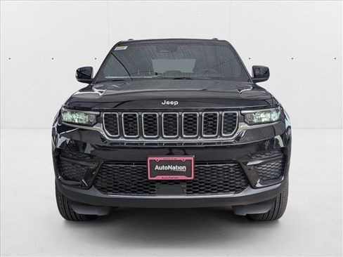 New 2025 Jeep Grand Cherokee Laredo X w/ Luxury Tech Group I image 5