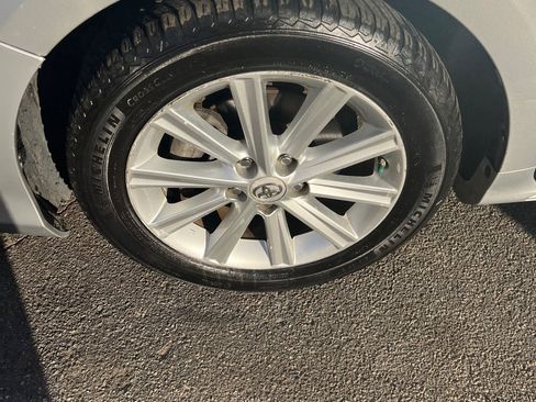 Used 2012 Toyota Camry XLE image 25