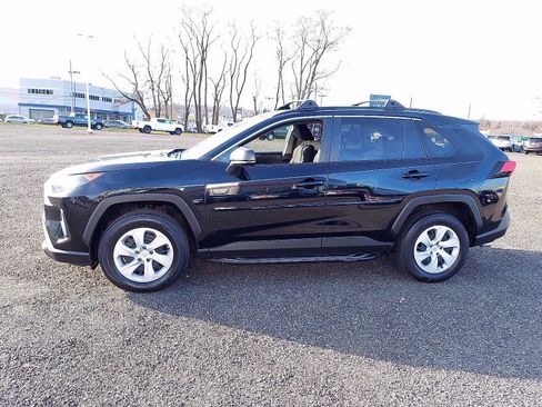 Certified 2019 Toyota RAV4 LE image 4