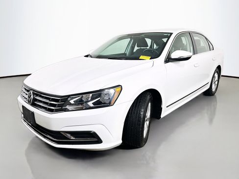 Used 2016 Volkswagen Passat 1.8T S image 3
