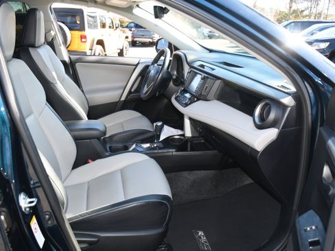 Used 2017 Toyota RAV4 Limited image 22