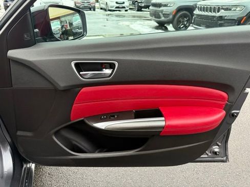 Used 2019 Acura TLX 3.5L Technology Pkg w/A-Spec P image 31