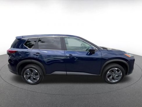 Used 2025 Nissan Rogue SV FWD image 16