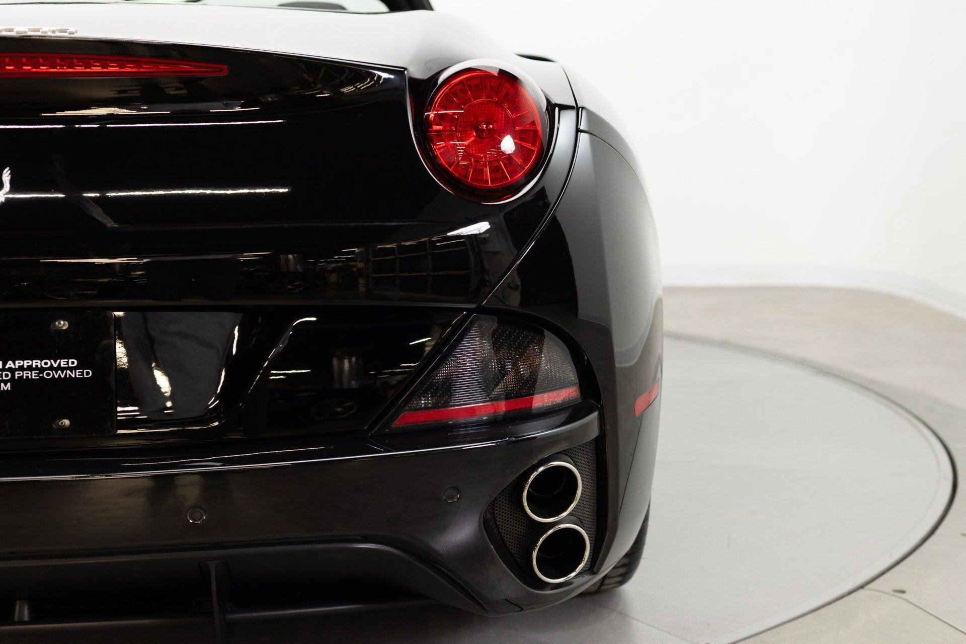 Used 2010 Ferrari California RWD image 34