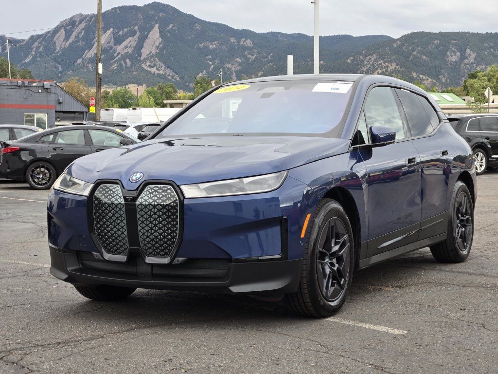 Certified 2024 BMW iX xDrive50 AWD/4WD image 3