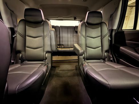 Used 2015 Cadillac Escalade Premium AWD/4WD image 26