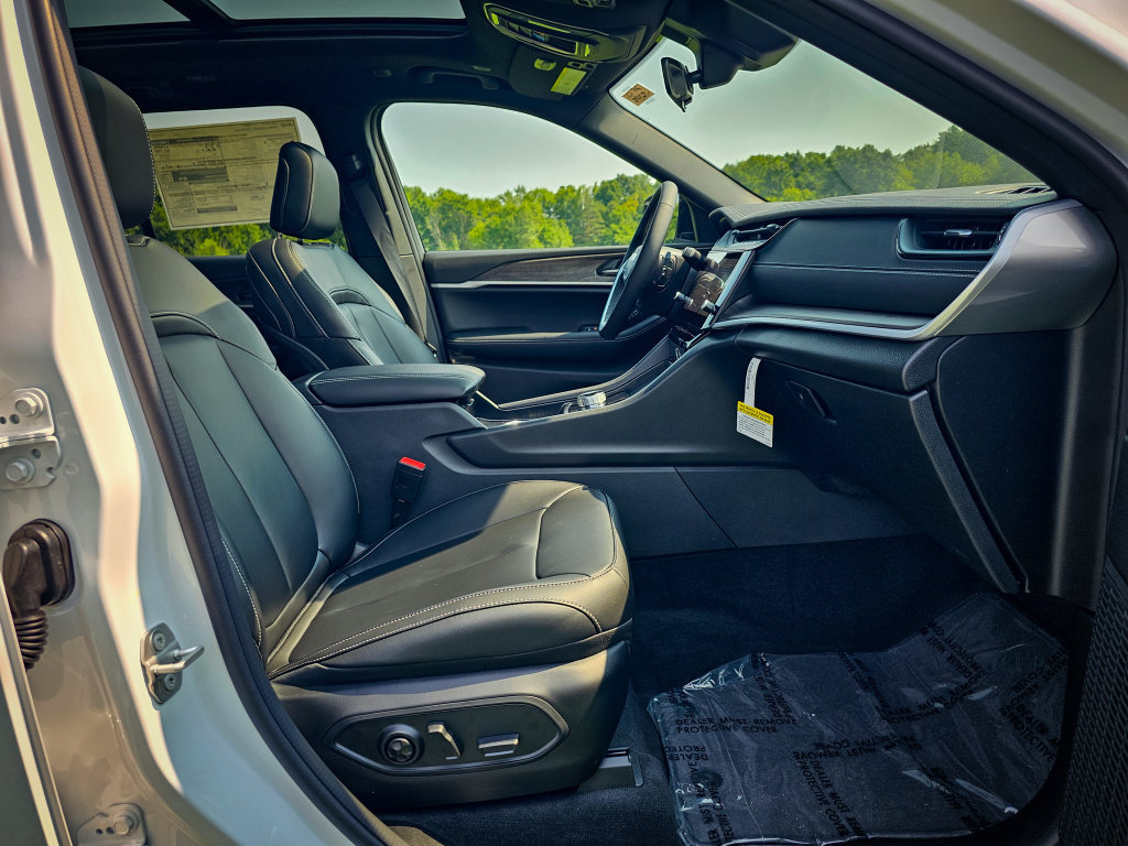 New 2026 Jeep Grand Cherokee Limited AWD/4WD image 45
