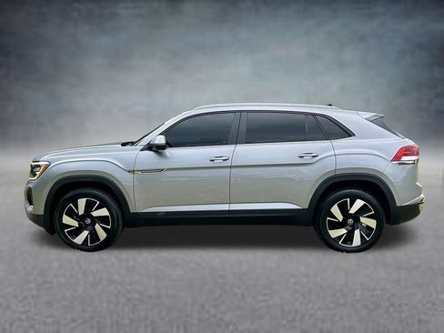 Used 2024 Volkswagen Atlas Cross Sport SE FWD image 8