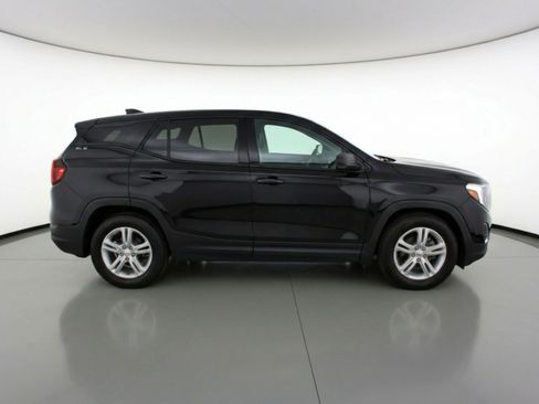 Used 2024 GMC Terrain SLE FWD image 11