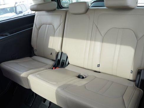 Certified 2024 Ford Expedition Limited image 18