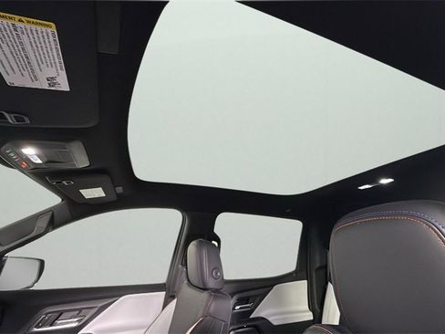 Certified 2025 Chevrolet Silverado EV RST image 27