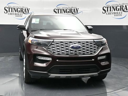 Used 2023 Ford Explorer Platinum w/ Equipment Group 601A image 2