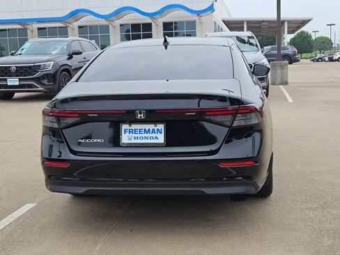 Used 2023 Honda Accord EX image 6