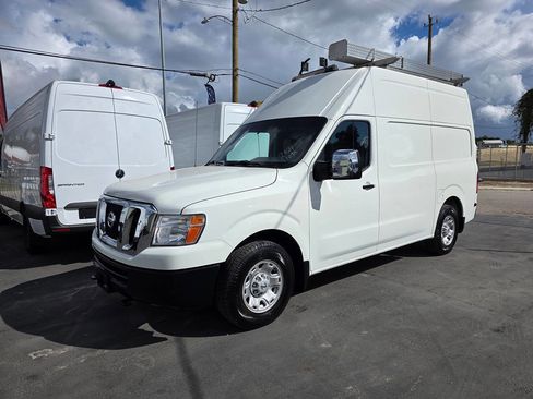 Used 2021 Nissan NV 3500 SV image 30