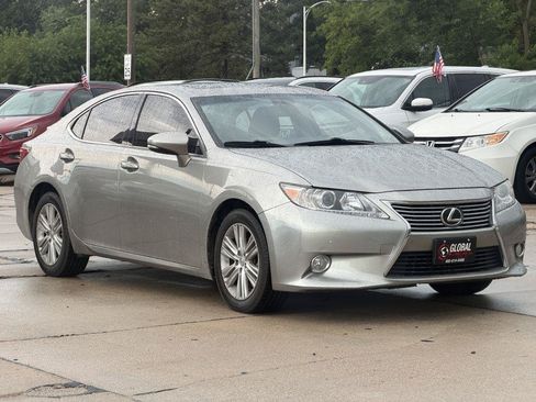 Used 2015 Lexus ES 350 w/ Premium Package FWD image 2