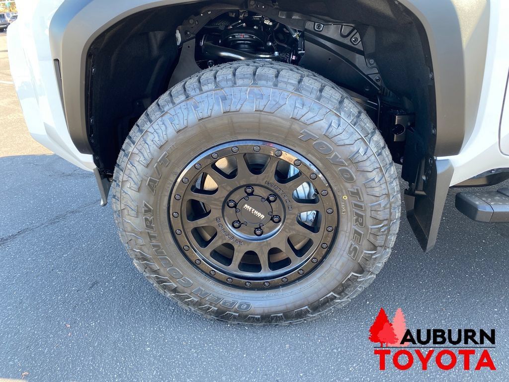 New 2026 Toyota 4Runner SR5 AWD/4WD image 23