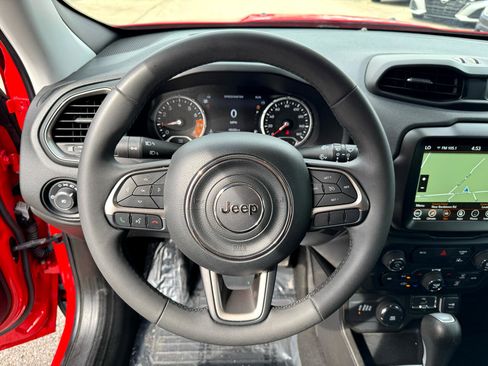 Used 2022 Jeep Renegade Latitude image 26