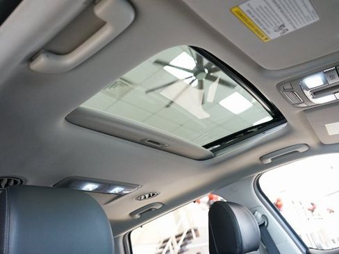 Used 2022 Kia Telluride EX w/ EX Premium Package image 10