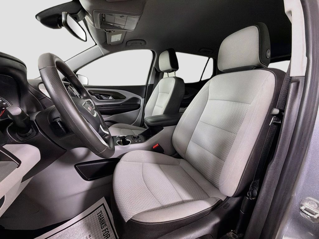 Used 2023 GMC Terrain SLE w/ Driver Convenience Package FWD image 12