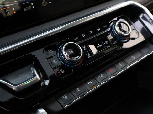 New 2026 GMC Sierra 3500 Denali w/ Denali Reserve Package image 31