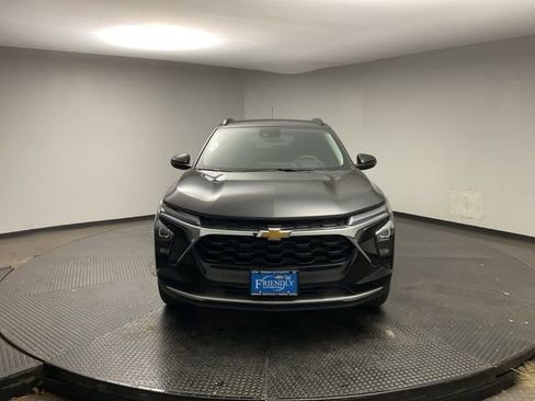 New 2026 Chevrolet Trax LT image 2