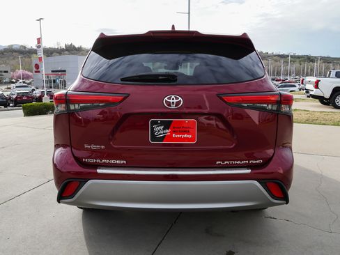 Certified 2020 Toyota Highlander Platinum image 7