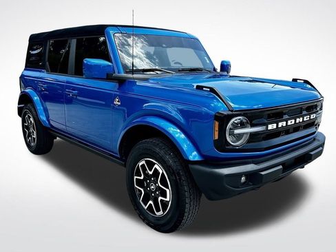 Used 2024 Ford Bronco Outer Banks image 2