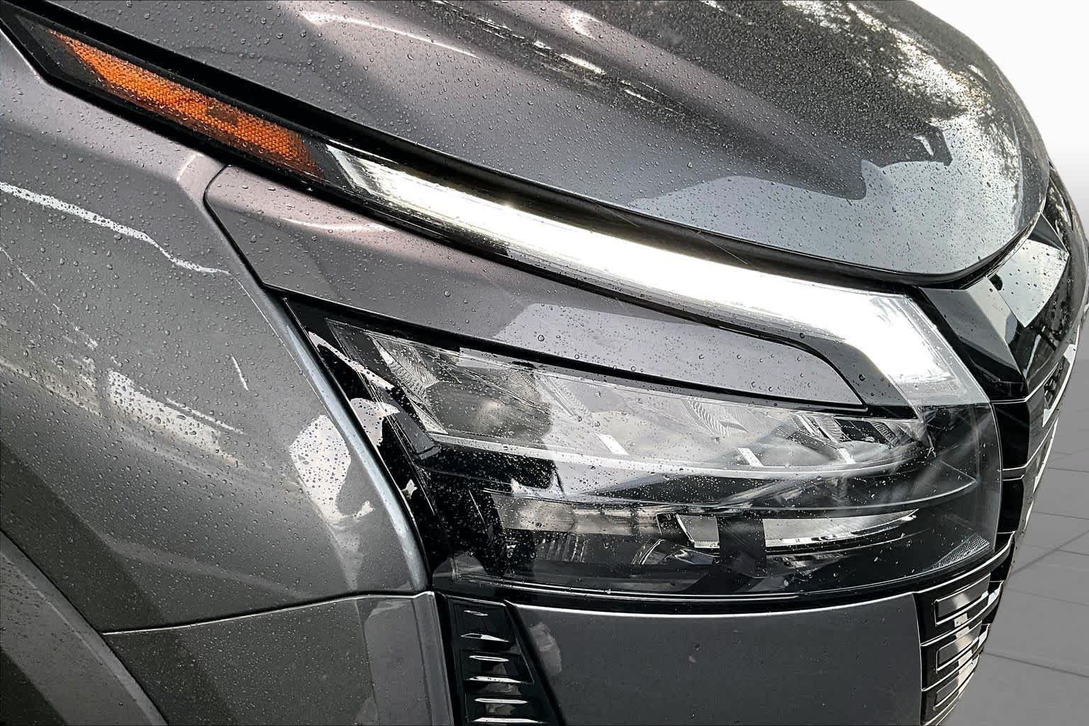 New 2026 Nissan Pathfinder SL FWD image 13