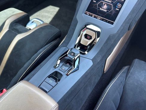 Used 2022 Lamborghini Huracan STO RWD image 27