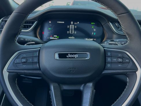 New 2024 Jeep Grand Cherokee Limited 4xe w/ Luxury Tech Group II image 21