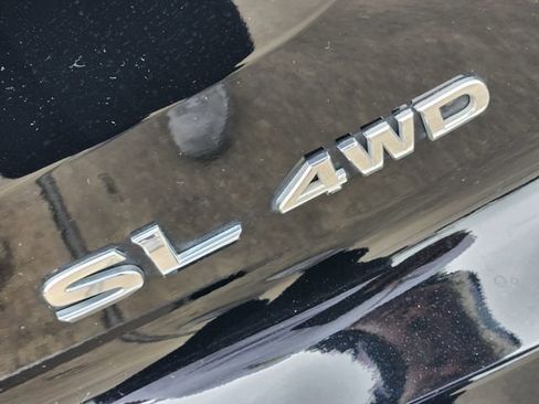 Used 2023 Nissan Pathfinder SL AWD/4WD image 12