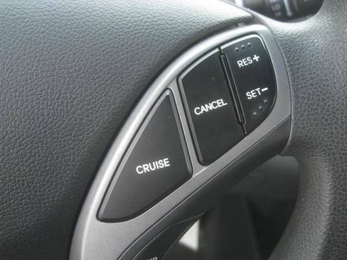 Used 2016 Hyundai Elantra SE FWD image 21