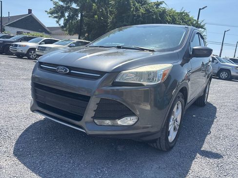 Used 2015 Ford Escape SE FWD image 2