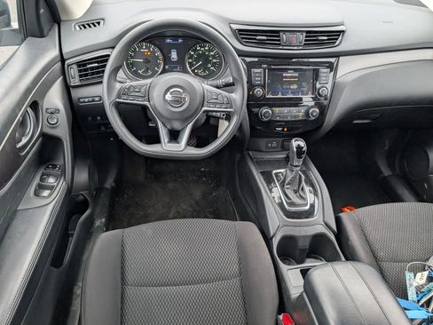 Used 2020 Nissan Rogue Sport S image 9