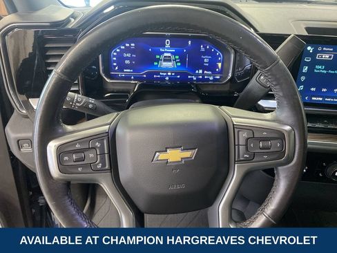 Used 2022 Chevrolet Silverado 1500 LT AWD/4WD image 15