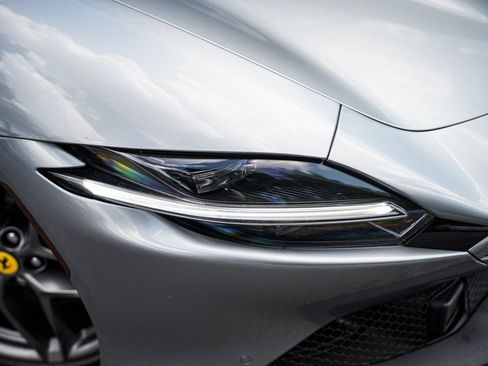 Used 2021 Ferrari Roma image 6