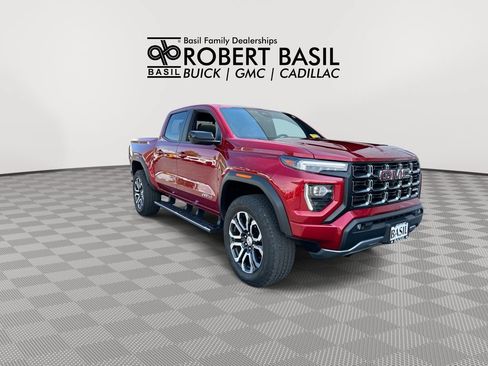 Used 2024 GMC Canyon AT4 w/ Technology Package AWD/4WD image 2