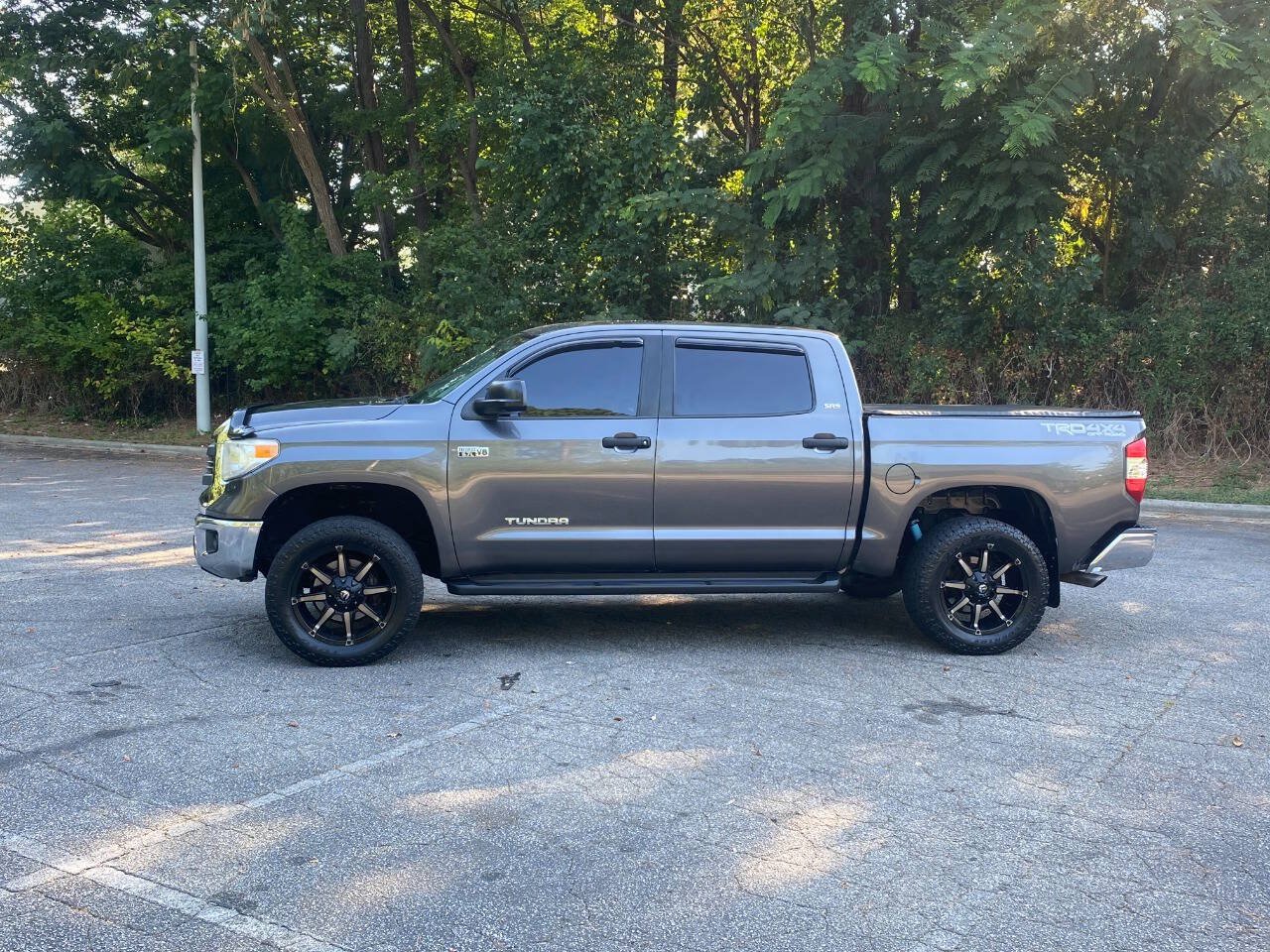 Used 2015 Toyota Tundra SR5 w/ TRD Off Road Package AWD/4WD image 8