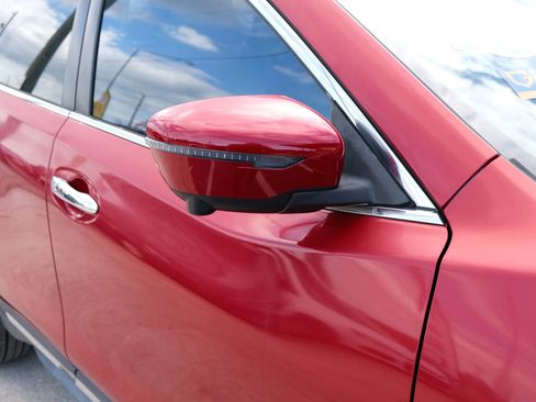 Used 2017 Nissan Rogue SL w/ SL Premium Package image 16