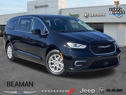 Used 2024 Chrysler Pacifica Touring-L